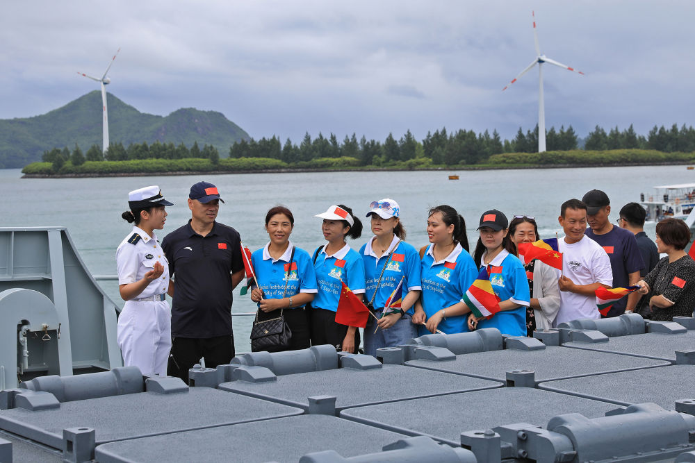 向着全面建成世界一流海军阔步前行——写在人民海军成立75周年之际(图14)